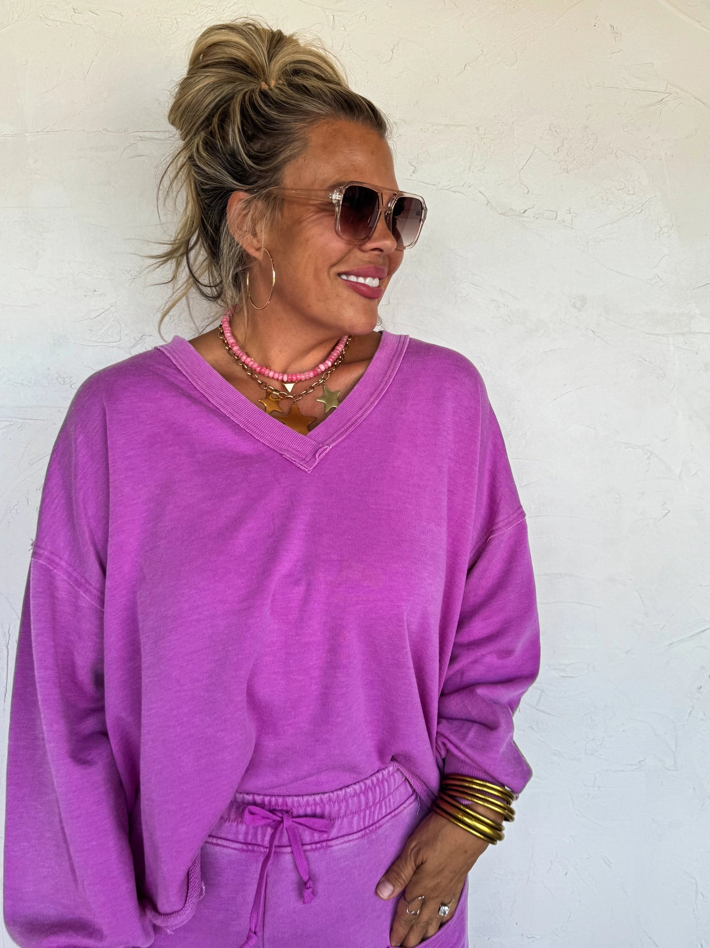 Faded Feels V-neck Pullover