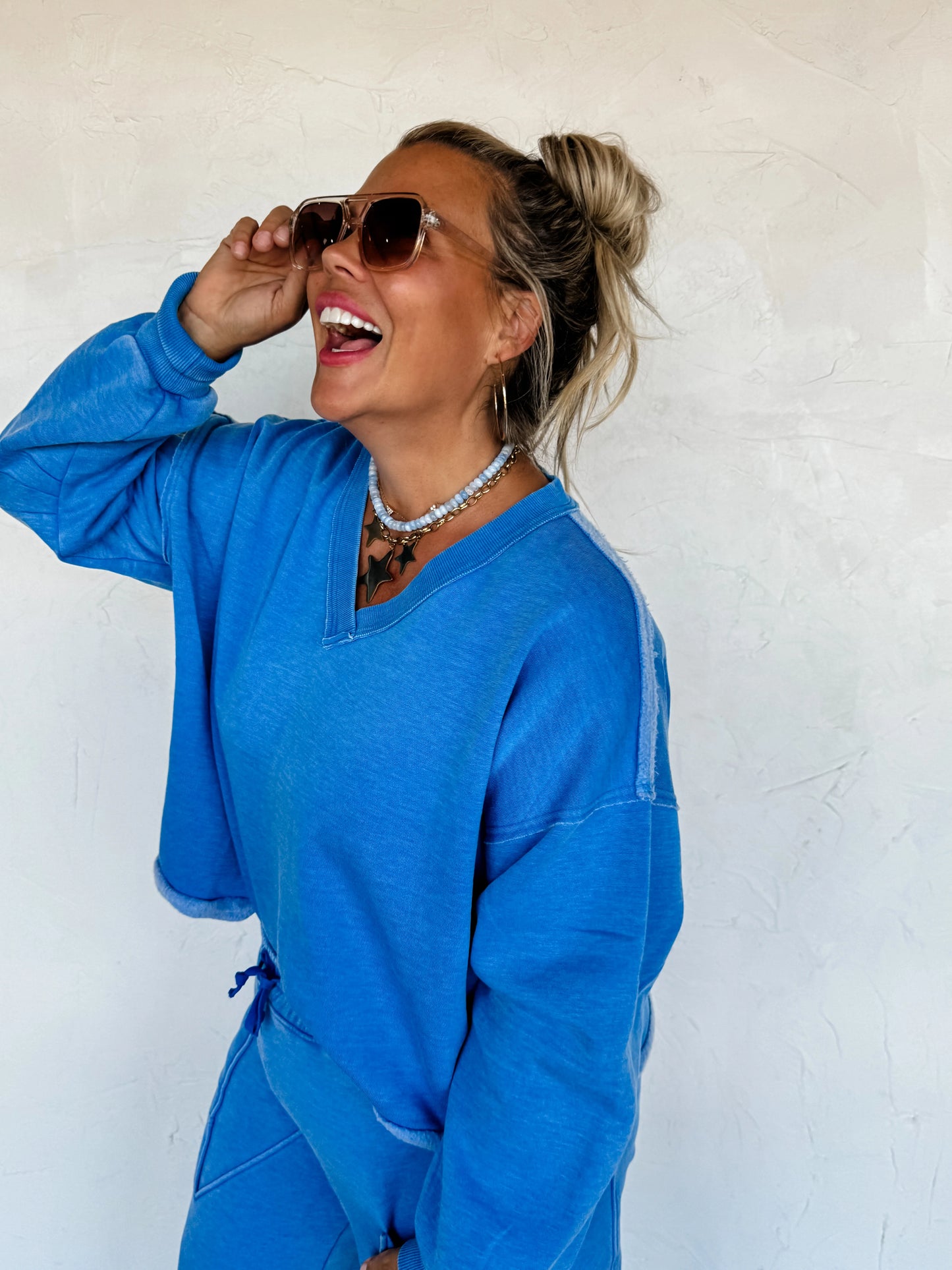 Faded Feels V-neck Pullover