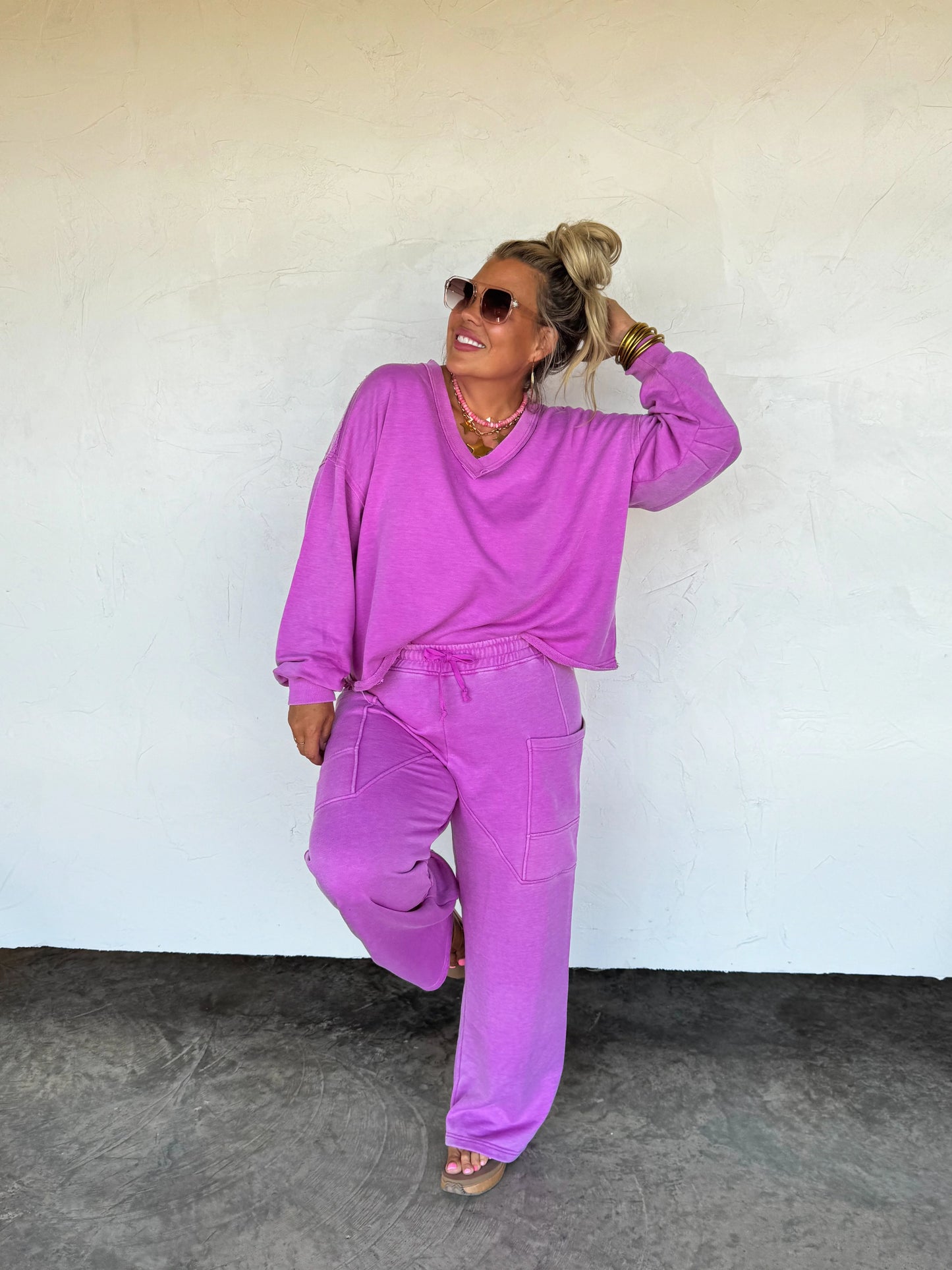 Faded Feels V-neck Pullover