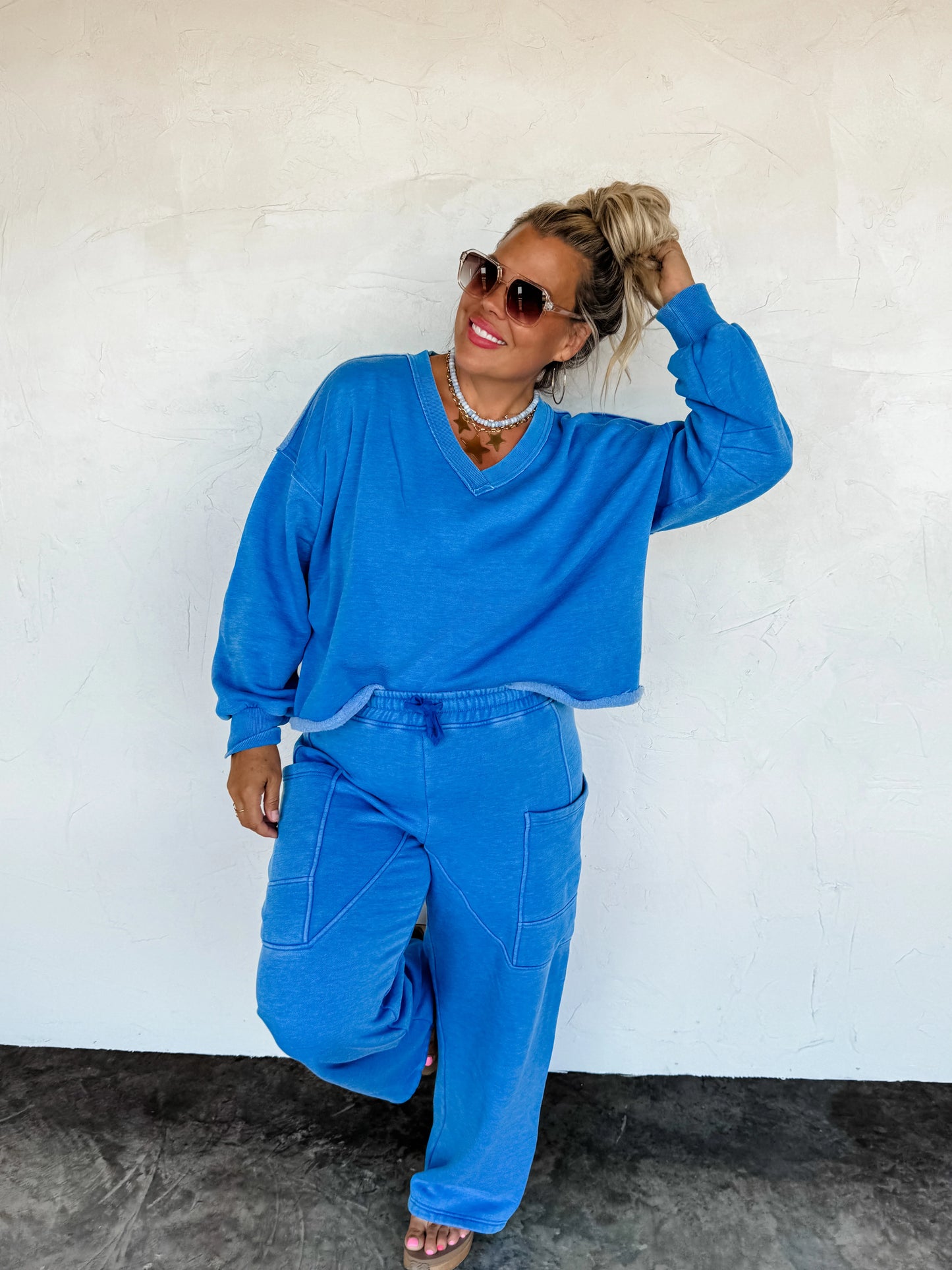 Faded Feels V-neck Pullover
