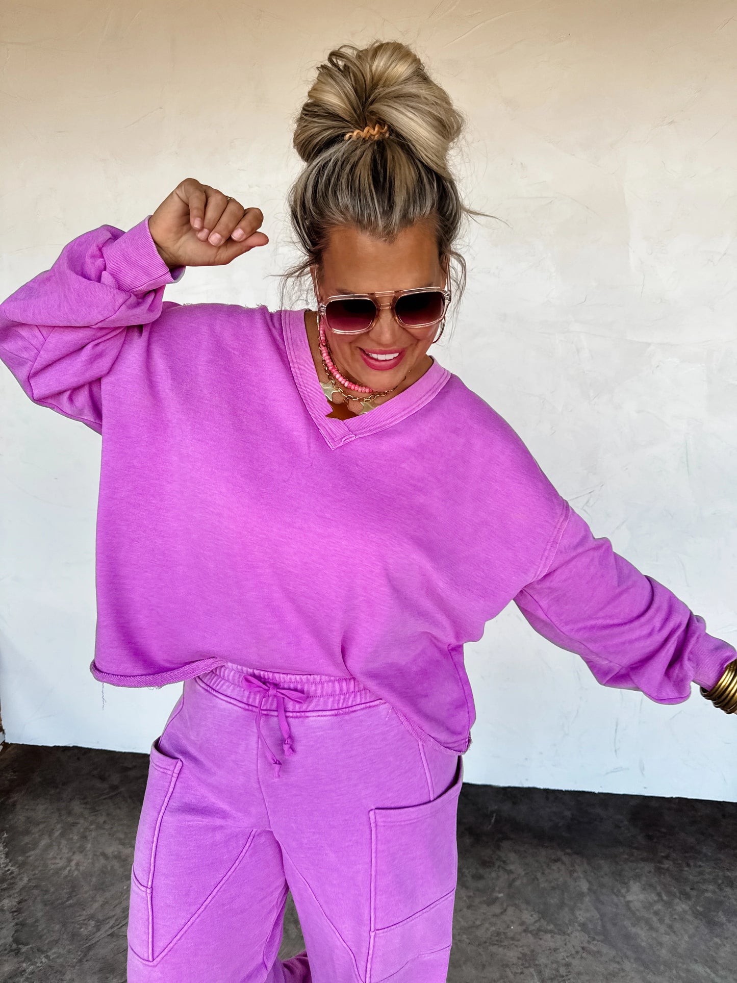Faded Feels V-neck Pullover