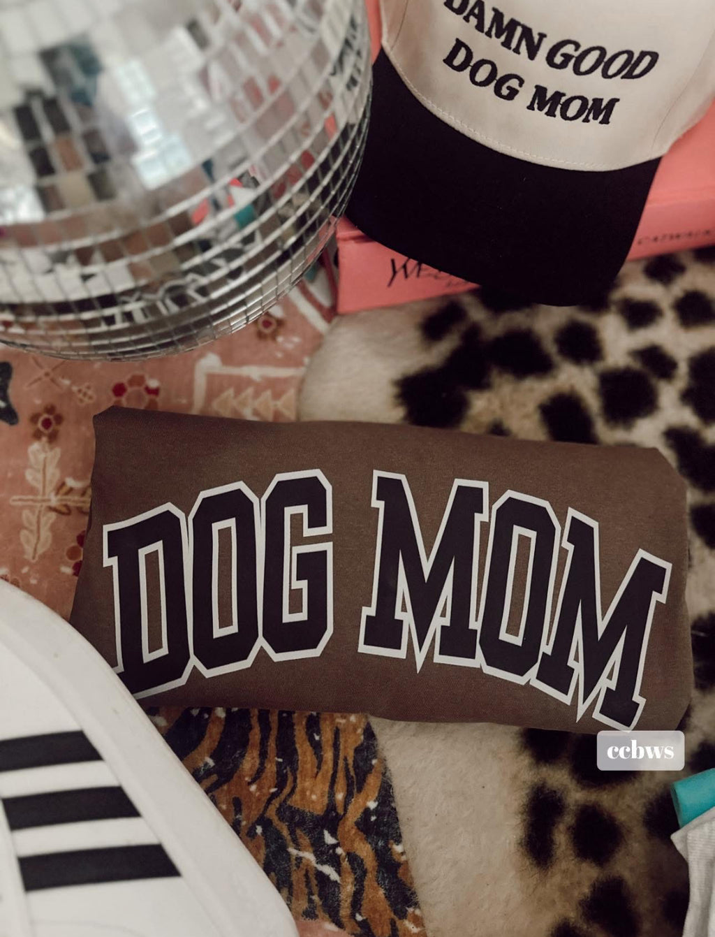 Dog Mom Tee
