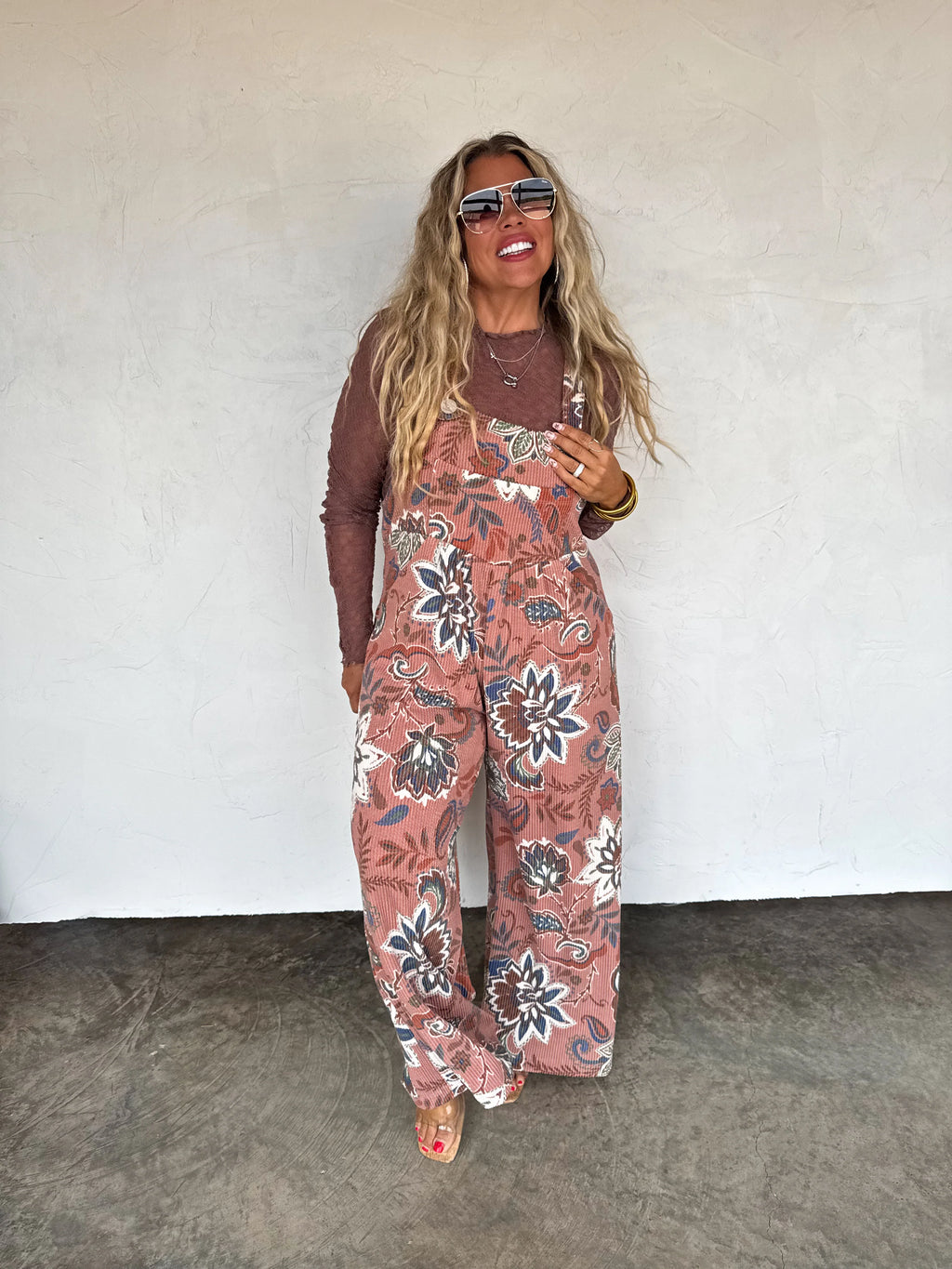 Jolie Lace Thumbhole Top