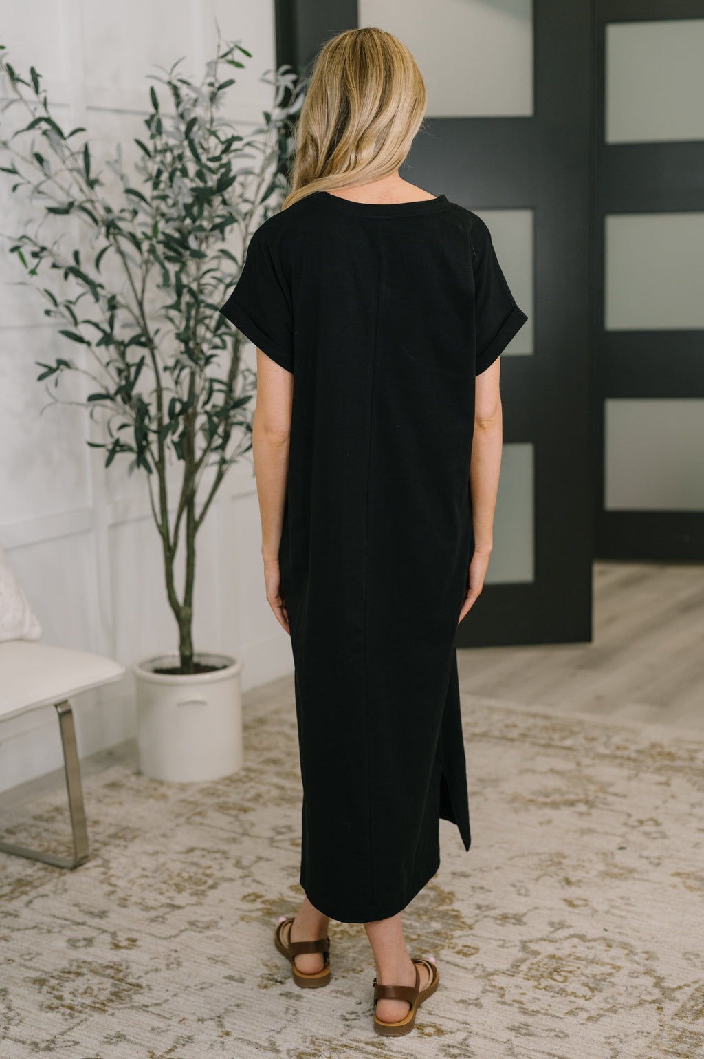 Harley Short Sleeve Midi Dress in Black