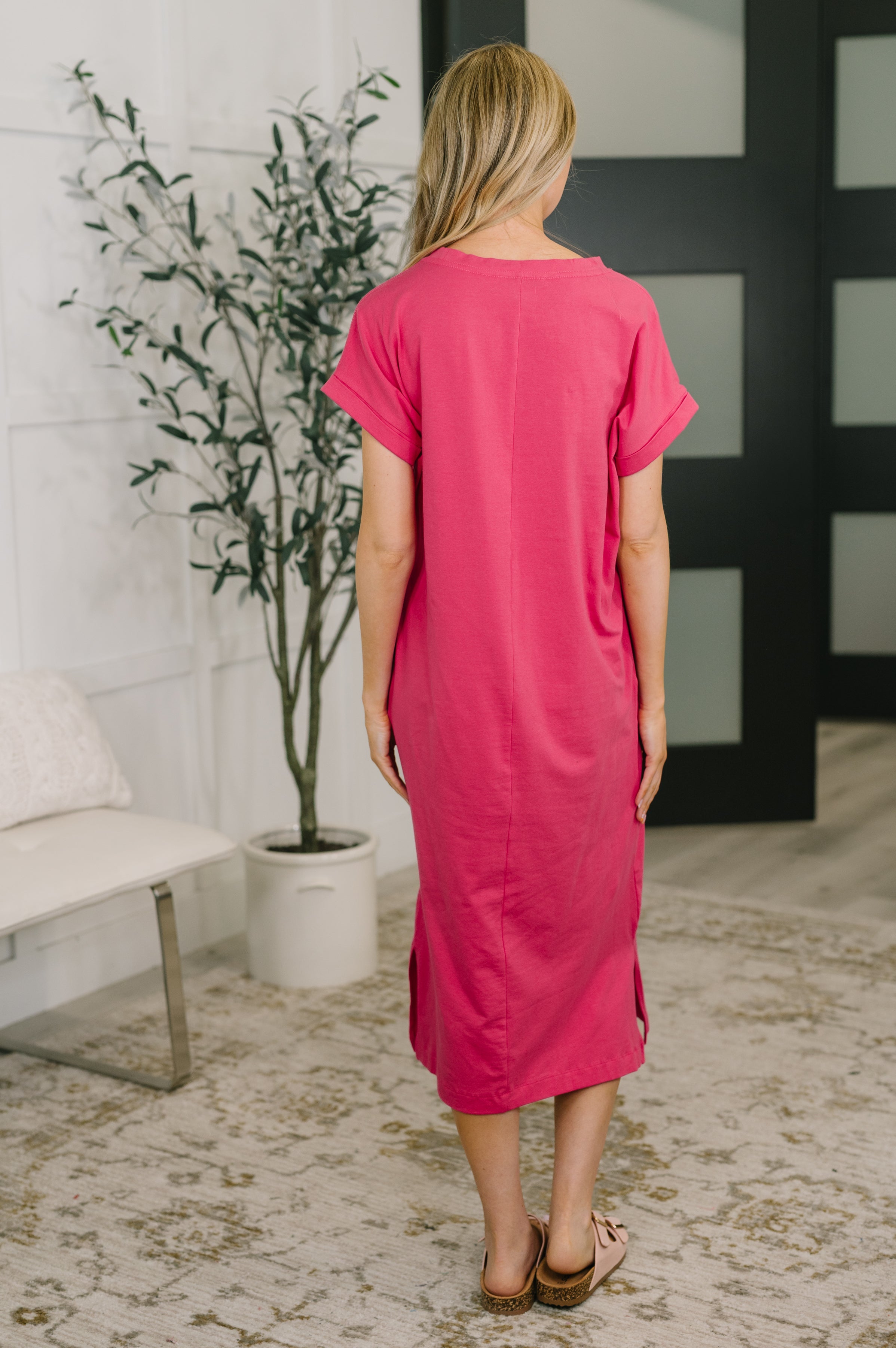 Harley Short Sleeve Midi Dress in Hot Pink